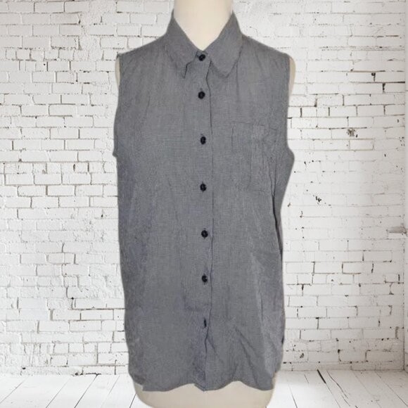 Christopher & Banks Sleeveless Button Front Top with Pocket - Picture 1 of 3